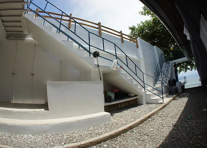 Shaka Traveler's Place (adults Only) Hostel Moalboal