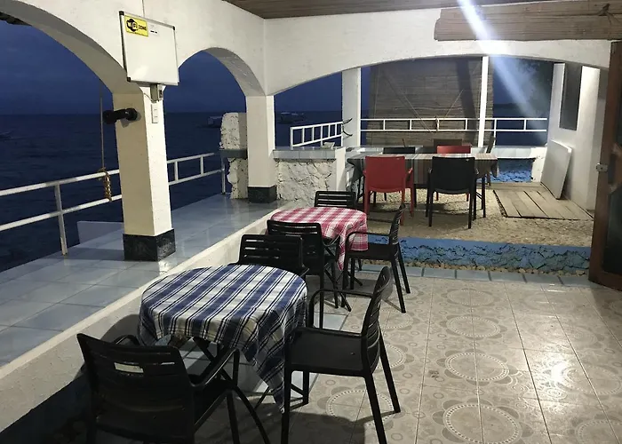 Shaka Traveler's Place (adults Only)