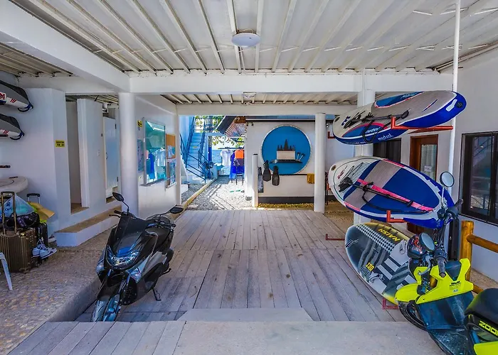 Shaka Traveler's Place (adults Only) Hostel Moalboal