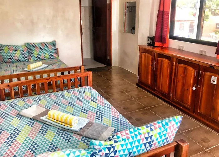 Shaka Traveler's Place (adults Only) * Moalboal