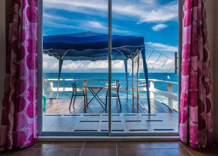 Shaka Traveler's Place (adults Only) * Moalboal