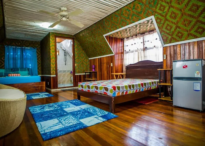 Shaka Traveler's Place (adults Only) Moalboal