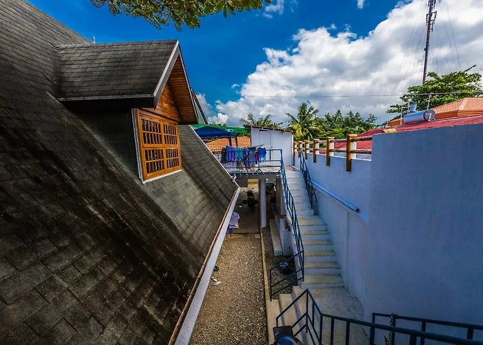 Shaka Traveler's Place (adults Only) Hostel *