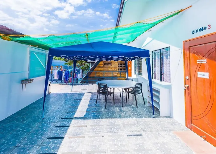 Shaka Traveler's Place (adults Only) Hostel *